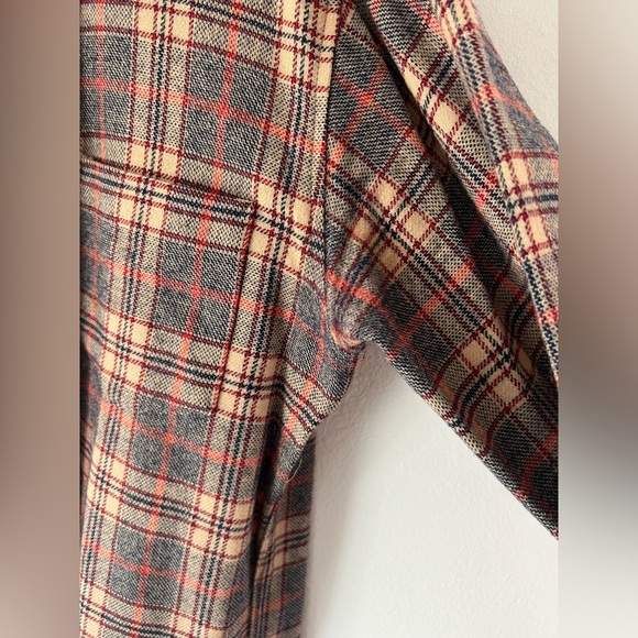 Pendleton Vintage 100% Virgin Wool Tan Red & Blue Plaid Button-Up Collared Shirt - Picture 6 of 11